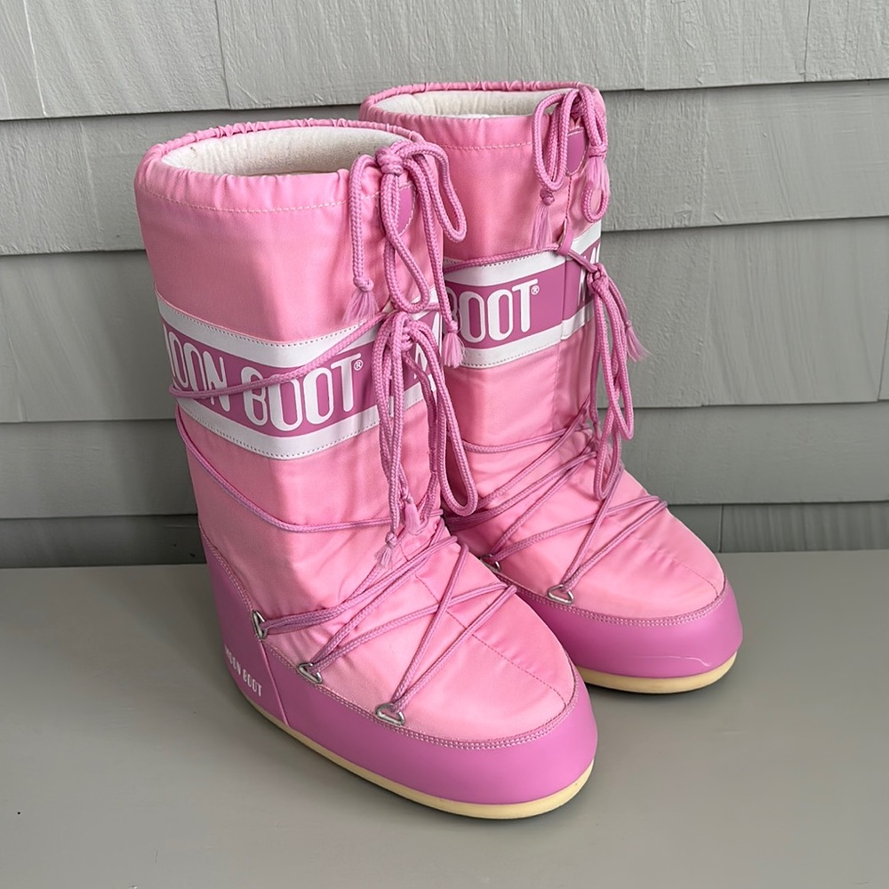 The original Moon Boot 🌸
